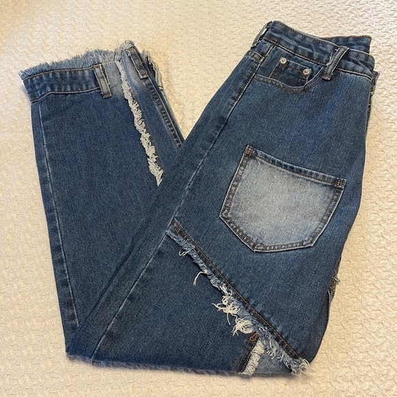 Unbranded Denim - 𝅺😎host Pick😎 Mom Jeans Frayed Edged Jeans With Personality!
